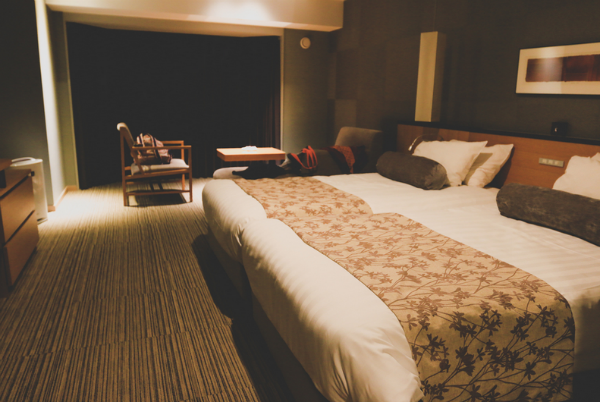 http://img03.jpyoo.com/Hotel/2015/11/27/p1a53etclbkbgsqphslh6s13tm1f.png